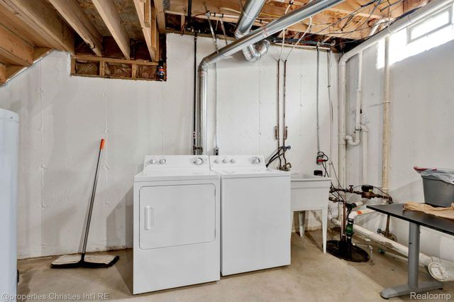 3813 Rochester Road, Royal Oak, MI 48073