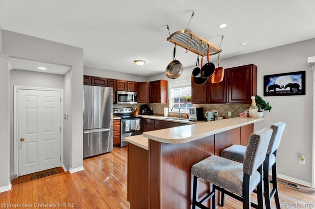 3813 Rochester Road, Royal Oak, MI 48073