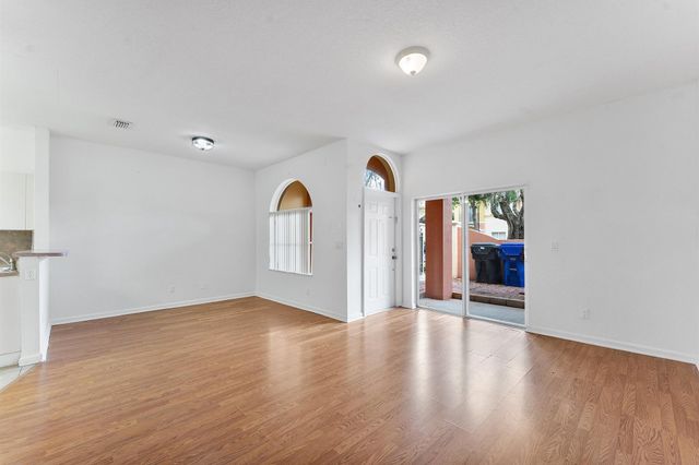 1407 S SANTA CATALINA Circle, North Lauderdale, FL 33068