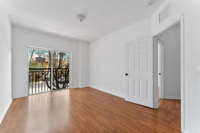 1407 S SANTA CATALINA Circle, North Lauderdale, FL 33068