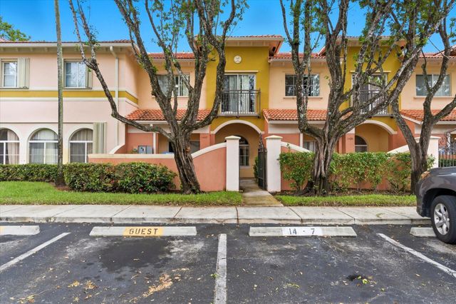 1407 S SANTA CATALINA Circle, North Lauderdale, FL 33068