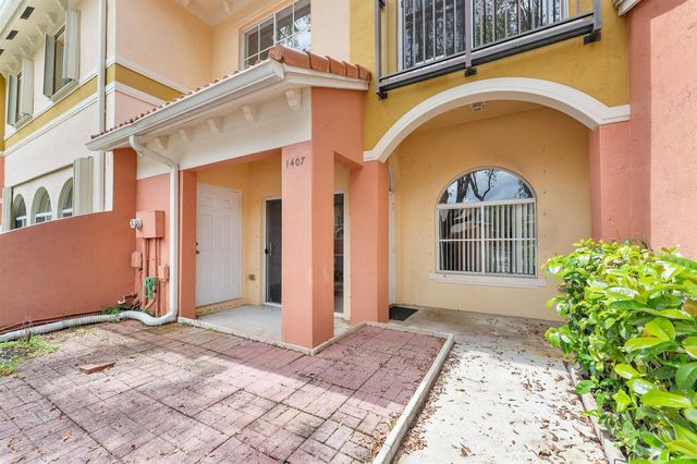 1407 S SANTA CATALINA Circle, North Lauderdale, FL 33068