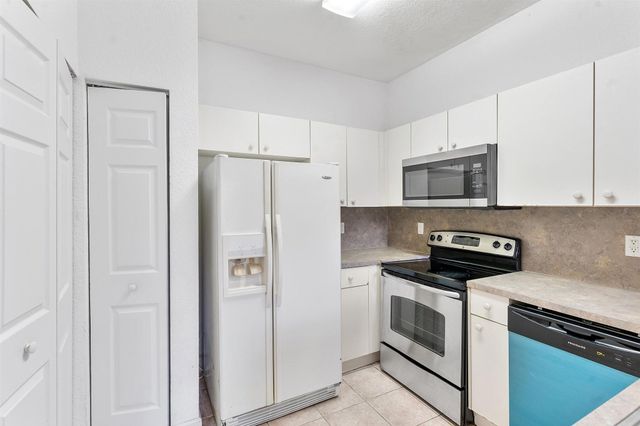 1407 S SANTA CATALINA Circle, North Lauderdale, FL 33068