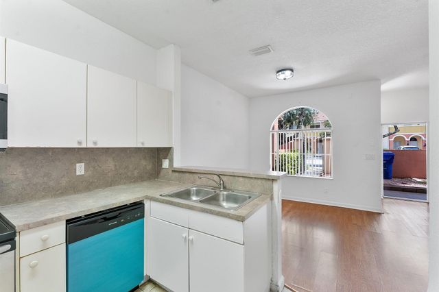 1407 S SANTA CATALINA Circle, North Lauderdale, FL 33068
