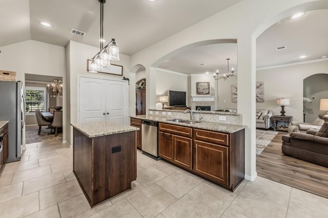 94 La Costa Drive, Montgomery, TX 77356