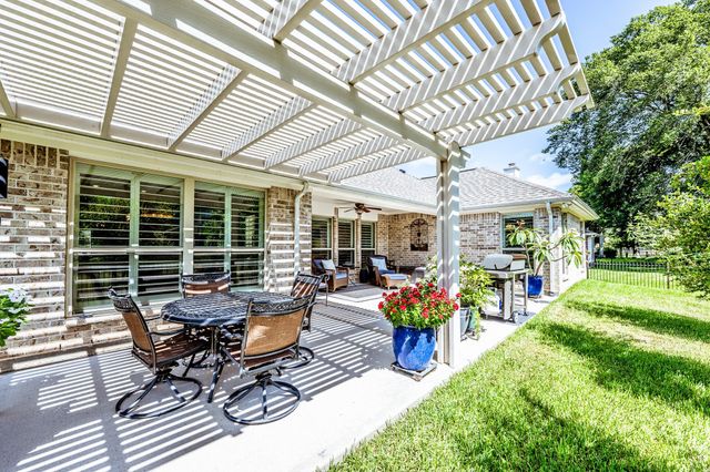 94 La Costa Drive, Montgomery, TX 77356