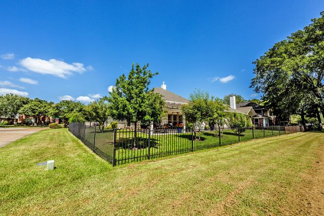 94 La Costa Drive, Montgomery, TX 77356