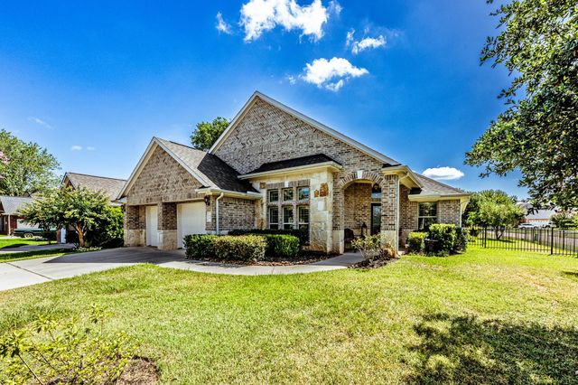 94 La Costa Drive, Montgomery, TX 77356