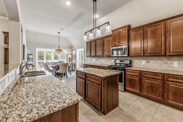 94 La Costa Drive, Montgomery, TX 77356