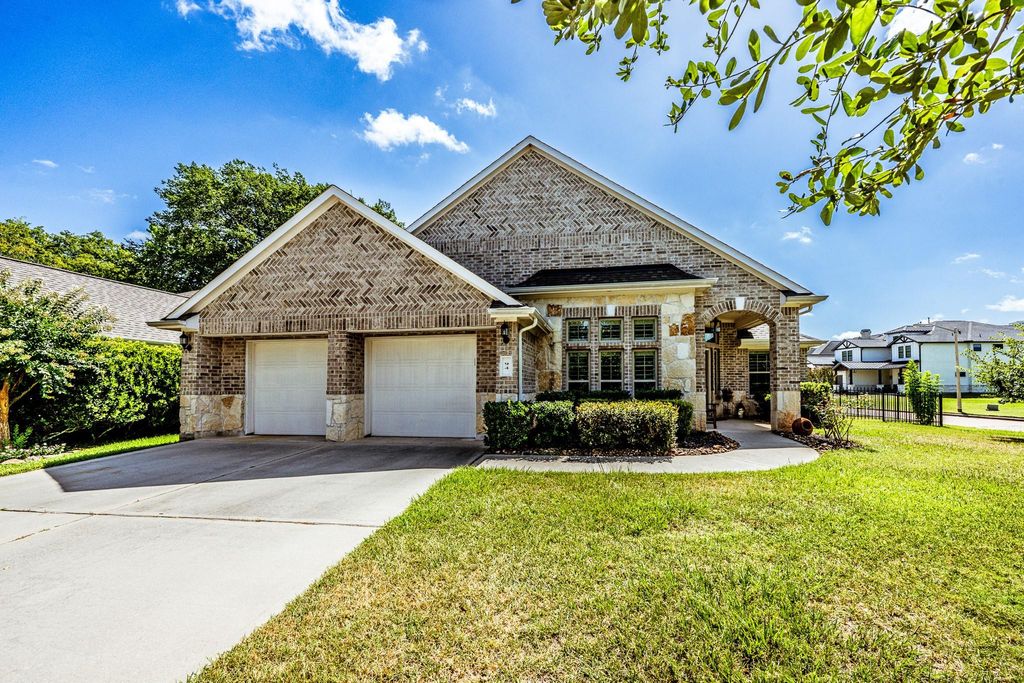 94 La Costa Drive, Montgomery, TX 77356