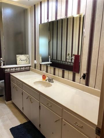 925 N Elm Street, Nevada, MO 64772