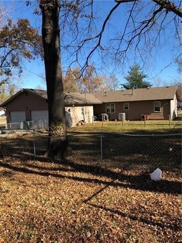 925 N Elm Street, Nevada, MO 64772