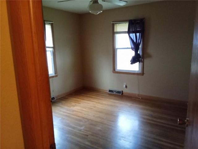 925 N Elm Street, Nevada, MO 64772