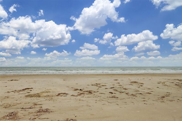 3010 Blue Water Hwy, Surfside Beach, TX 77541