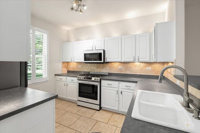 642 W Moreland Avenue, Addison, IL 60101