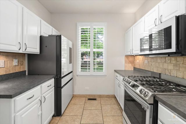 642 W Moreland Avenue, Addison, IL 60101