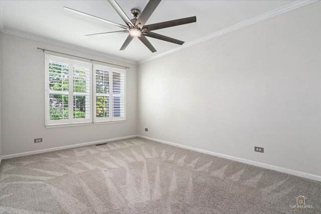 642 W Moreland Avenue, Addison, IL 60101