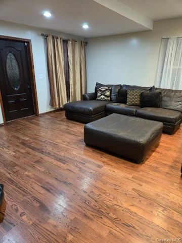 188-25 Mangin Avenue, Saint Albans, NY 11412