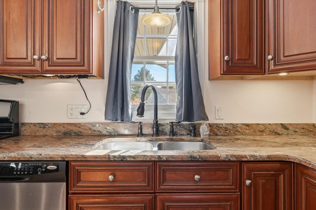 25 Moulton Road, Hampton, NH 03842