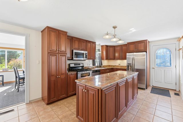 25 Moulton Road, Hampton, NH 03842