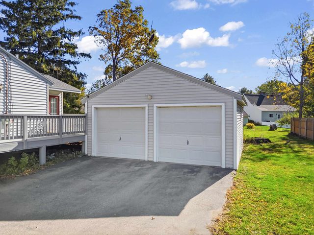 25 Moulton Road, Hampton, NH 03842