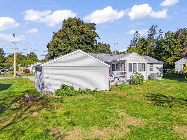 25 Moulton Road, Hampton, NH 03842
