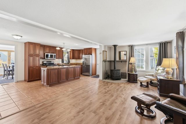 25 Moulton Road, Hampton, NH 03842