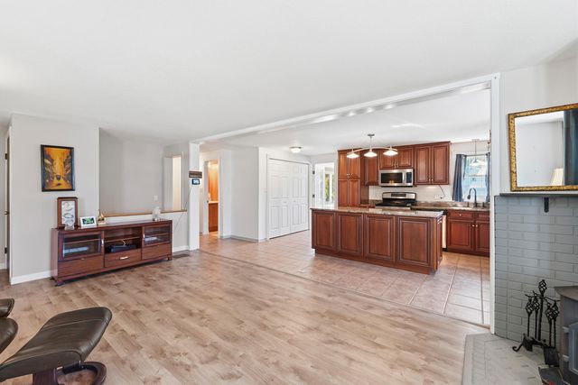 25 Moulton Road, Hampton, NH 03842