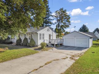 25 Moulton Road, Hampton, NH 03842