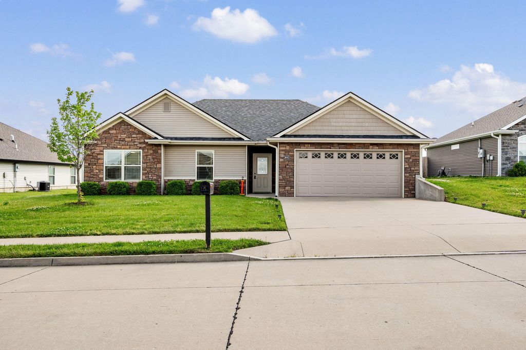 3600 MEANDERING CT, Columbia, MO 65202