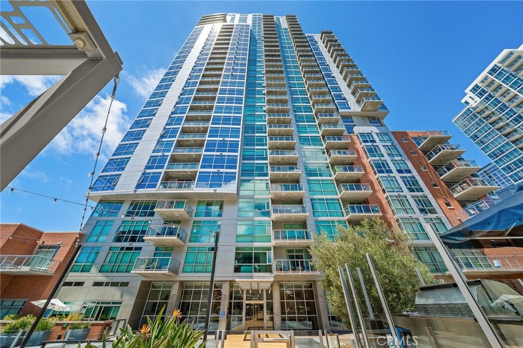 Image 19 of property listing at 800 The Mark 102, San Diego, CA 92101