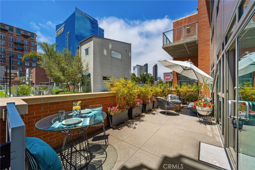 Image 3 of property listing at 800 The Mark 102, San Diego, CA 92101