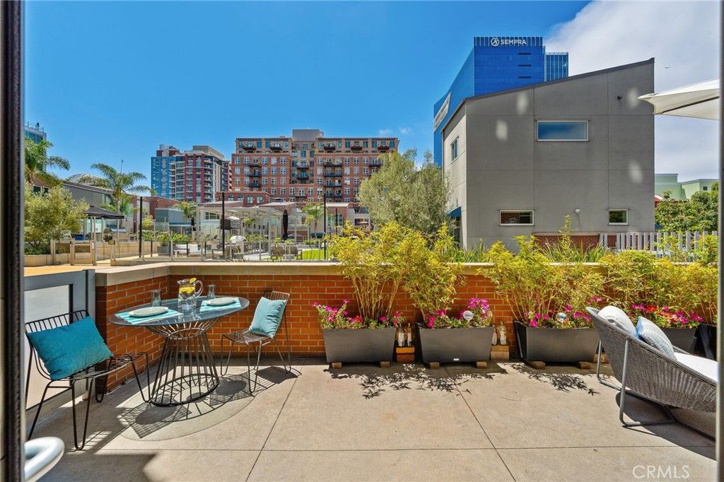 Image 4 of property listing at 800 The Mark 102, San Diego, CA 92101