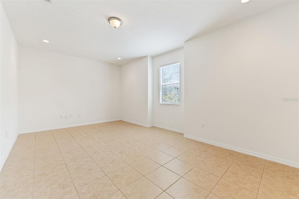 Image 22 of property listing at 10075 BAYWATER BREEZE DRIVE, Orlando, FL 32827