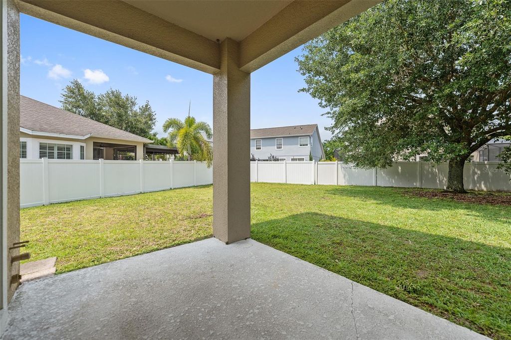 Image 34 of property listing at 10075 BAYWATER BREEZE DRIVE, Orlando, FL 32827