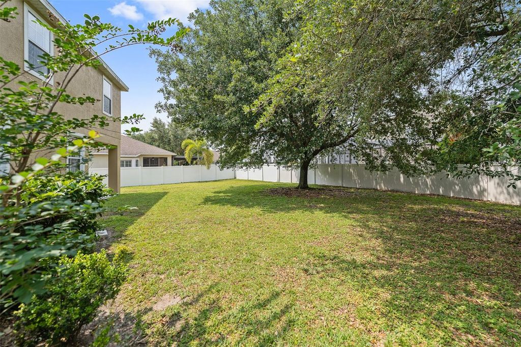 Image 36 of property listing at 10075 BAYWATER BREEZE DRIVE, Orlando, FL 32827