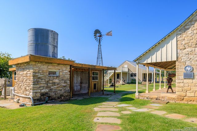 3366 Ranch Rd 965, Fredericksburg, TX 78624