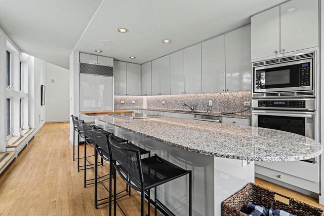 51212 Deer Park Drive, Grand Beach Vllg, MI 49117