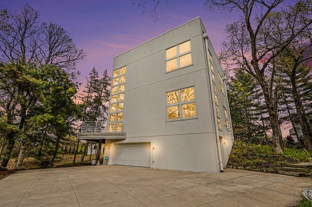51212 Deer Park Drive, Grand Beach Vllg, MI 49117