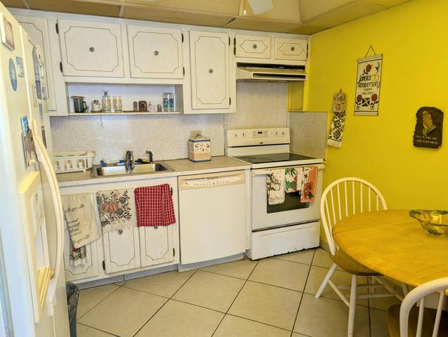 205 Wellington M, West Palm Beach, FL 33417