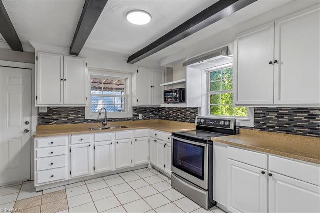 2117 Bowen Boulevard, Winston-salem, NC 27105