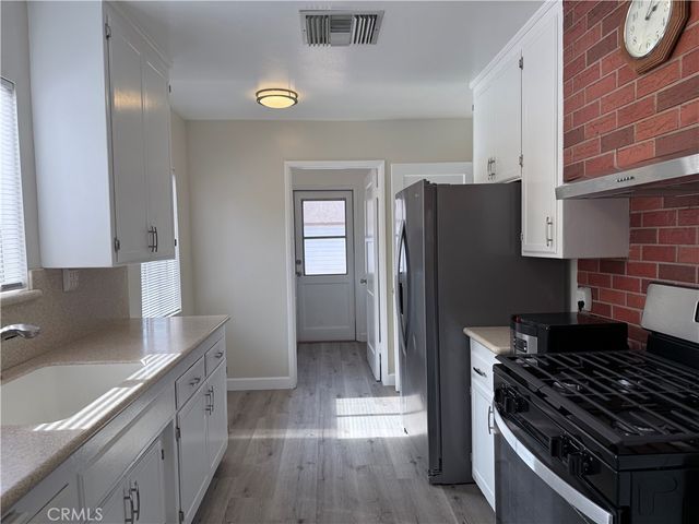 6857 Chimineas, Reseda, CA 91335