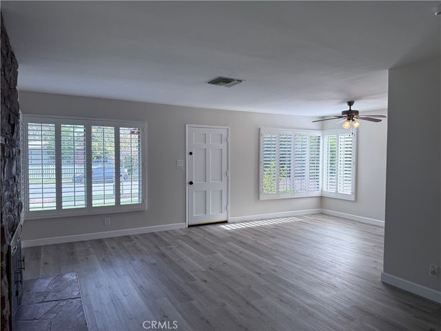 6857 Chimineas, Reseda, CA 91335