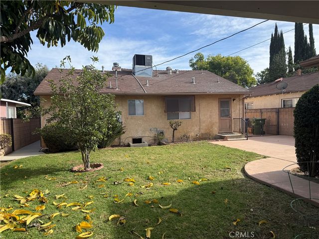 6857 Chimineas, Reseda, CA 91335