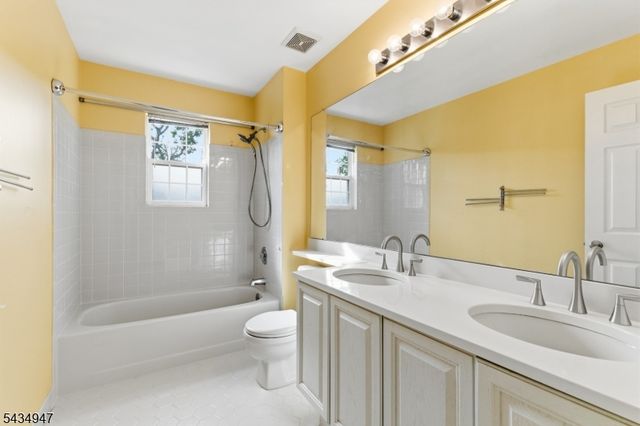96 Magellan Way, Franklin Twp., NJ 08823