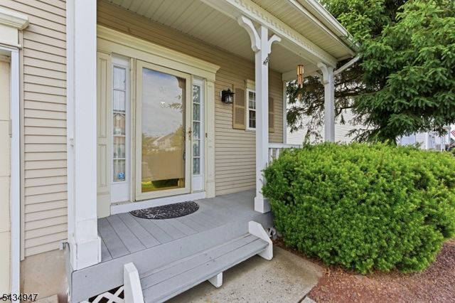 96 Magellan Way, Franklin Twp., NJ 08823