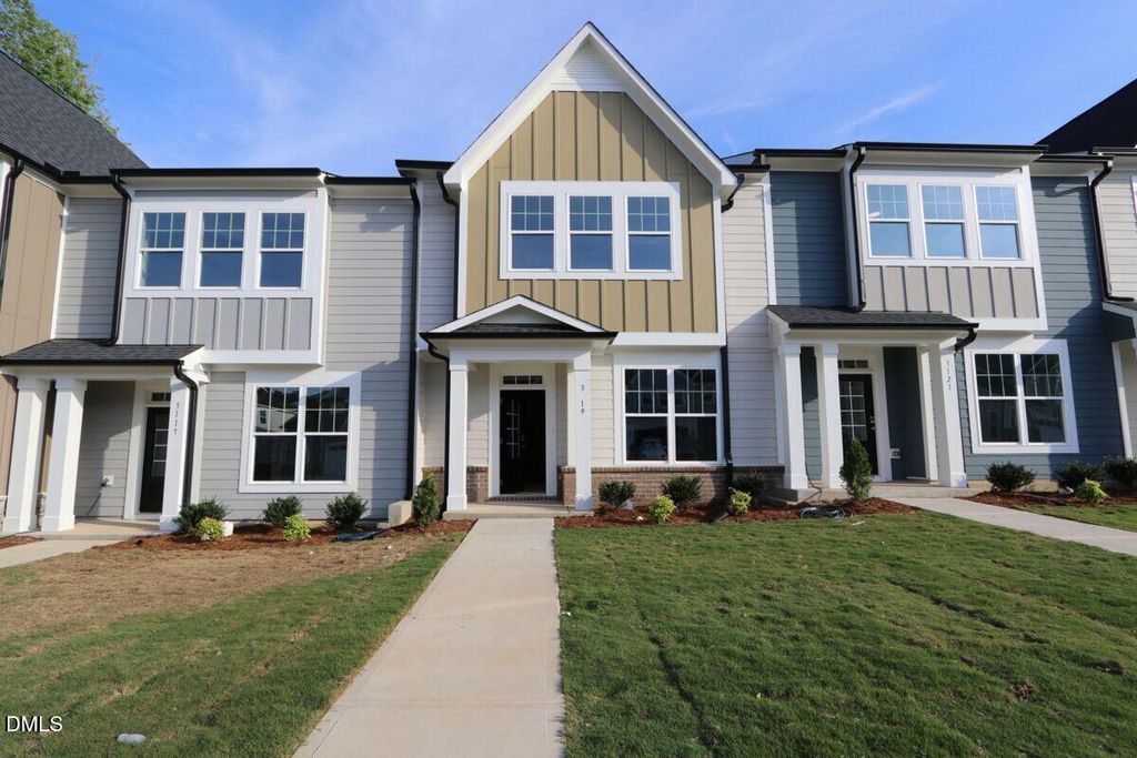 3119 Cathedral Comb Drive 270, Apex, NC 27502