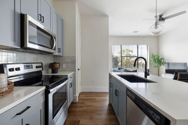 1508 Blodgett Street 408, Houston, TX 77004
