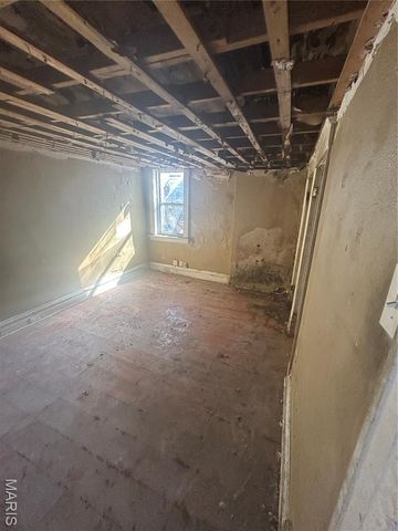 4330 Penrose Street, St Louis, MO 63115