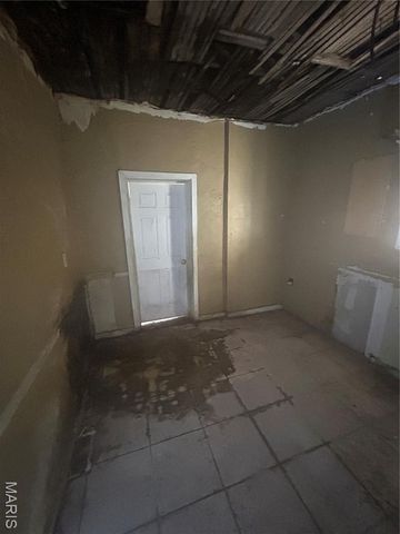 4330 Penrose Street, St Louis, MO 63115